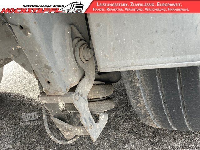 Полуприцеп с подвижным полом MENCI Schubbodenauflieger 92m³ SM136A