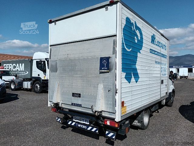 Fourgon tôlé IVECO 35C14