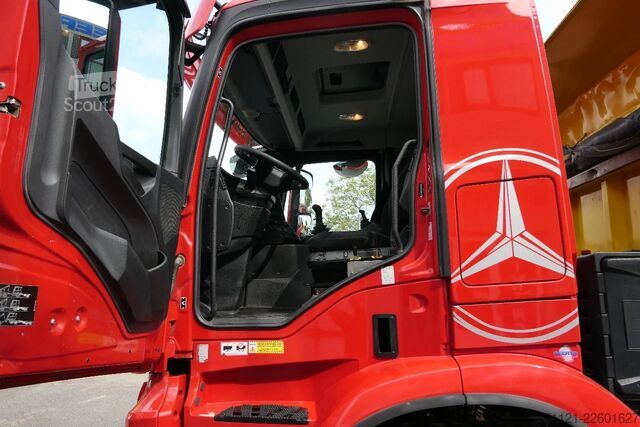 Benne Mercedes-Benz Arocs 4151 | 8X6 | Voith Retarder | 250470Km | ...