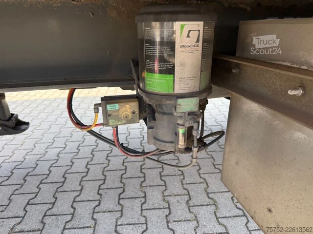 Jäähdytetyt/pakastetut kuljetukset HRD FPLB3Z VAN ECK LZV Combi Mitshubishi TRS Frigo ...