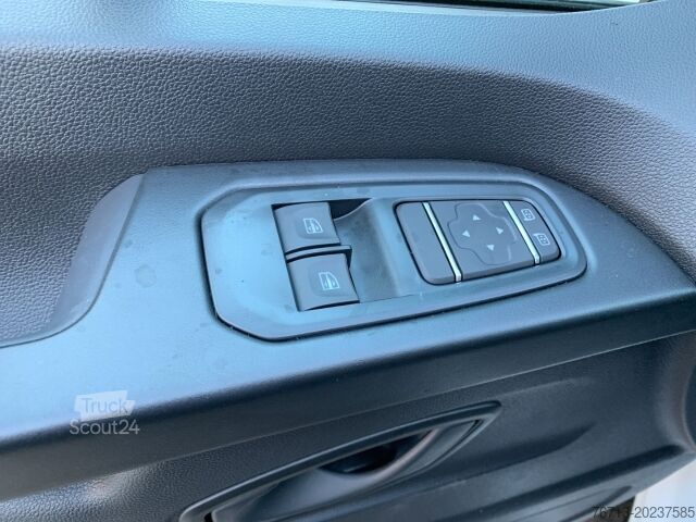 Panelinis furgonas Renault KOMFORT L2H1 3,1t BLUE dCi 130 NAVI KOMFORT NAVI