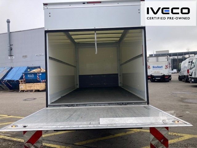 Vrachtwagen met bakwagen IVECO 35C16 Koffer/LBW