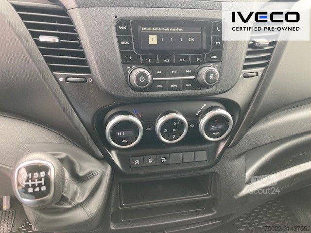 Vrachtwagen met bakwagen IVECO 35C16 Koffer/LBW