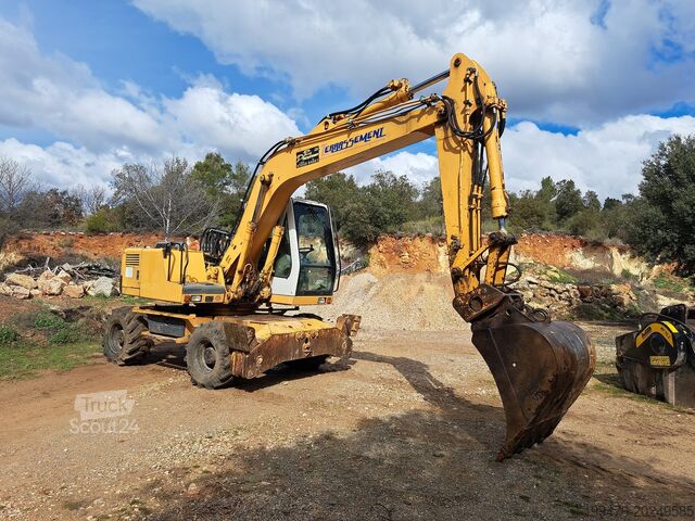 Excavator pe roți Liebherr A 900 Litronic EW PL