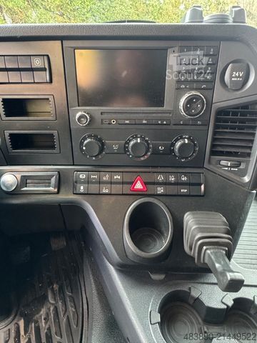 Camion de boissons MERCEDES-BENZ Antos 2533/Lenk-Lift/LBW/2xAHK