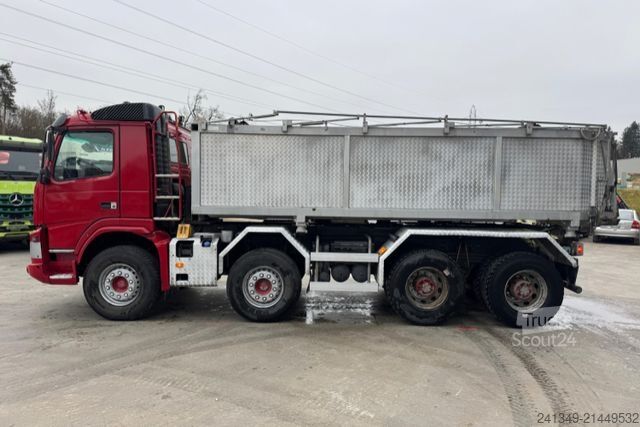 Camión volquete VOLVO FMX-500 8x4 Kipper & Thermosilo