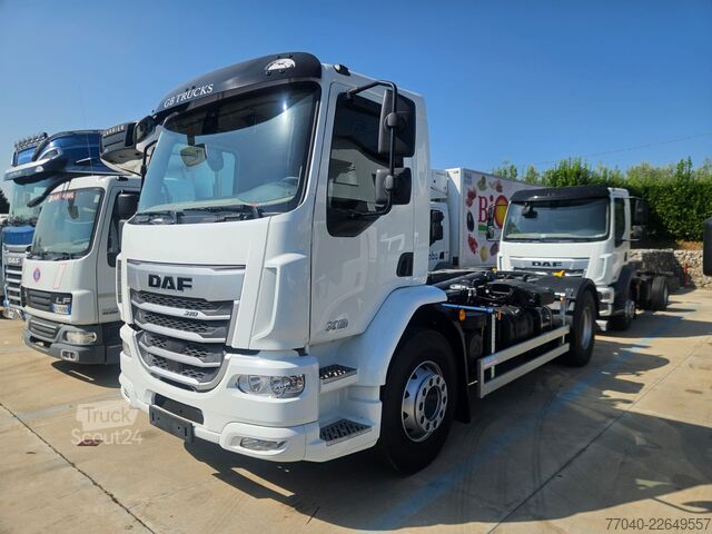 شاحنة قلّابة بذراع تحميل متحرك DAF XB 310 FA 18 t con scarrabile Palfinger