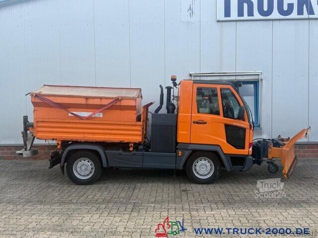 Fourgon surélevé Multicar M 31 C 4x4 Kipper + Winterdienst Streuer Schild