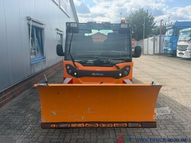 Fourgon surélevé Multicar M 31 C 4x4 Kipper + Winterdienst Streuer Schild