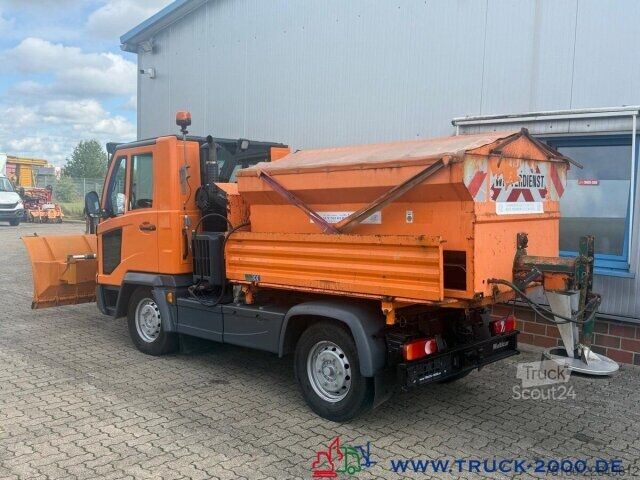 Fourgon surélevé Multicar M 31 C 4x4 Kipper + Winterdienst Streuer Schild
