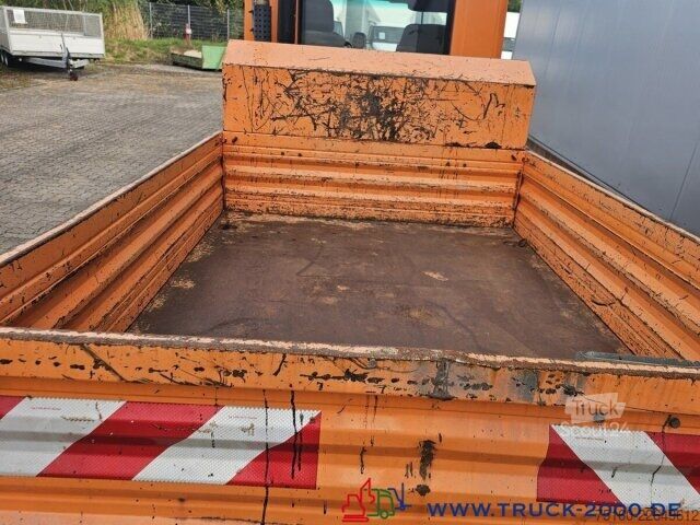Fourgon surélevé Multicar M 31 C 4x4 Kipper + Winterdienst Streuer Schild