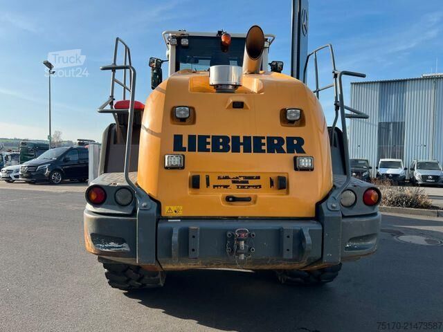 погрузчик Liebherr L 556 / 5.574h / Waage / Zentralschmierung