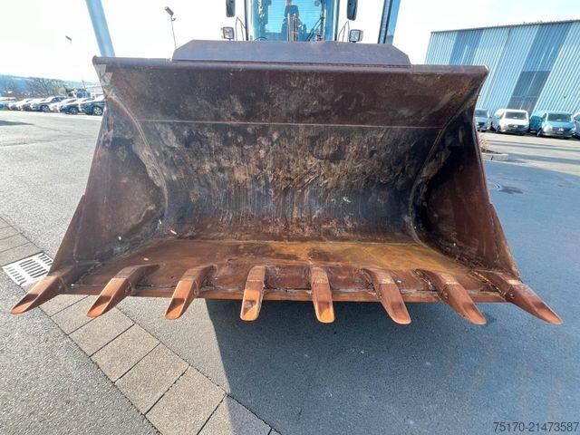 Nakladač Liebherr L 556 / 5.574h / Waage / Zentralschmierung
