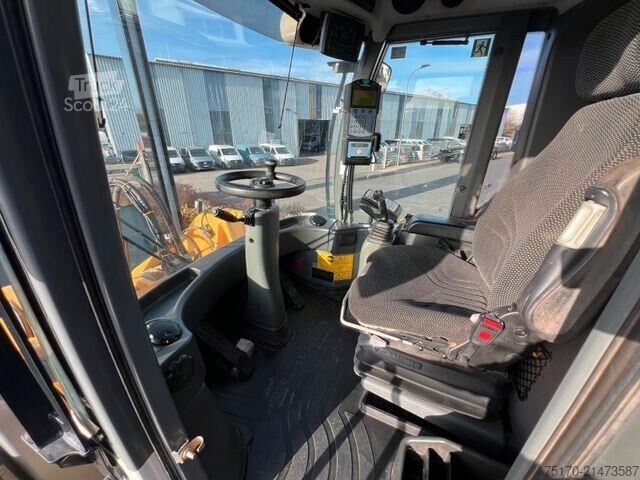 Yükleyici Liebherr L 556 / 5.574h / Waage / Zentralschmierung