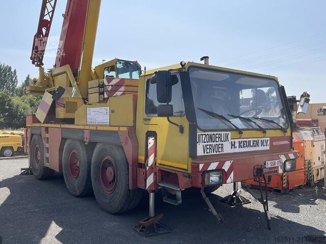 Grue tout-terrain Liebherr LTM 1050 / 1