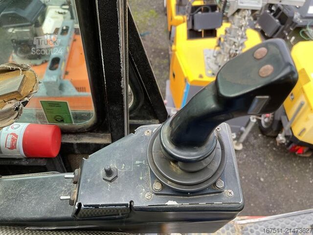 Grue tout-terrain Liebherr LTM 1050 / 1