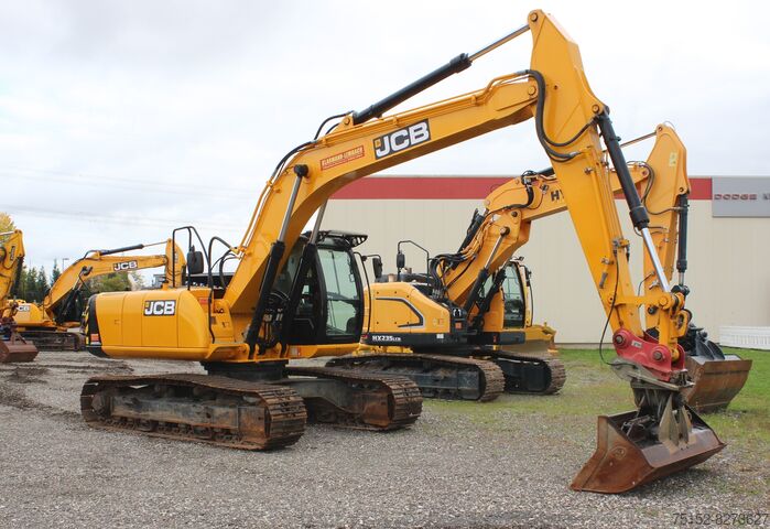 حفارة مجنزرة JCB JS 200 LC