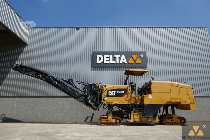 Asfaltový mlýn Caterpillar PM622