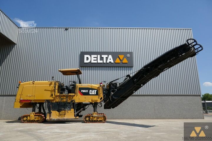 Asfaltový mlýn Caterpillar PM622