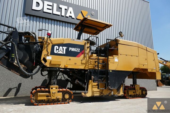 Asfaltový mlýn Caterpillar PM622