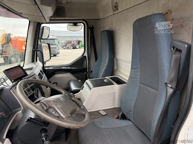 Kastes kravas automašīna VOLVO FL240 4x2 Closed box 6,30 m.