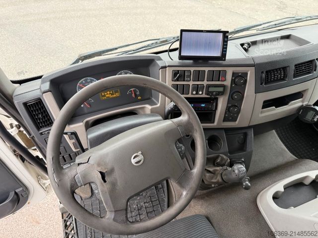 Kastes kravas automašīna VOLVO FL240 4x2 Closed box 6,30 m.