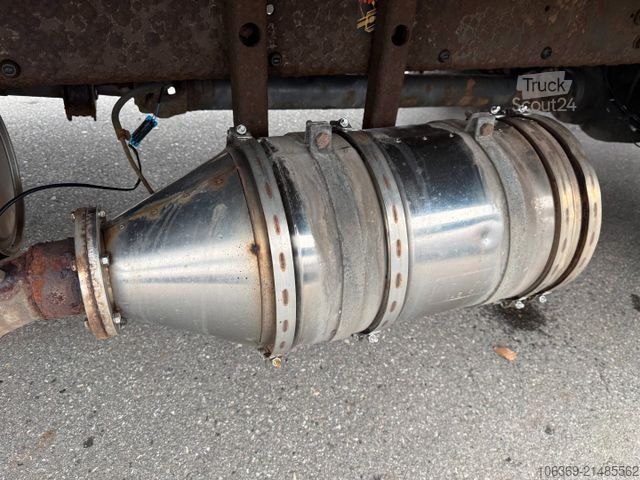 Kastes kravas automašīna VOLVO FL240 4x2 Closed box 6,30 m.