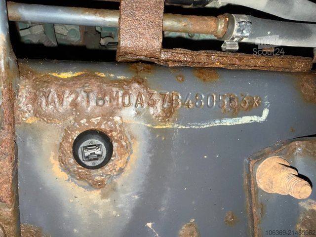 Kastes kravas automašīna VOLVO FL240 4x2 Closed box 6,30 m.