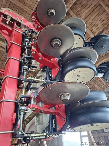 Hassas ekim makinesi Horsch Maistro 8CC 3990ha