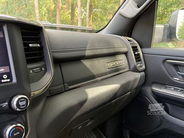 Ram 1500 SPORT CREW CAB Ram RAM 1500 SPORT CREW CAB