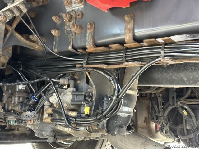 Gesloten bak Scania P320 RETARDER - CLOSED BOX 8m25 x 2m47 x 2m30 -...