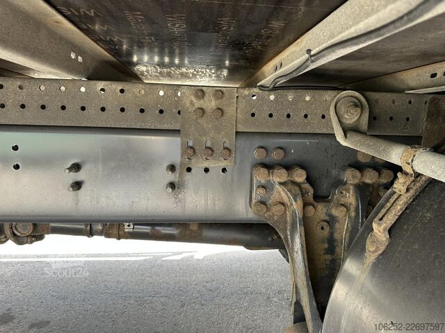 Gesloten bak Scania P320 RETARDER - CLOSED BOX 8m25 x 2m47 x 2m30 -...