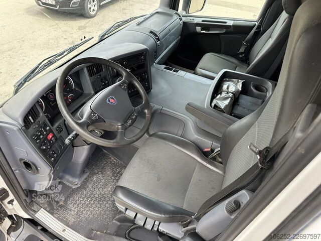 Gesloten bak Scania P320 RETARDER - CLOSED BOX 8m25 x 2m47 x 2m30 -...