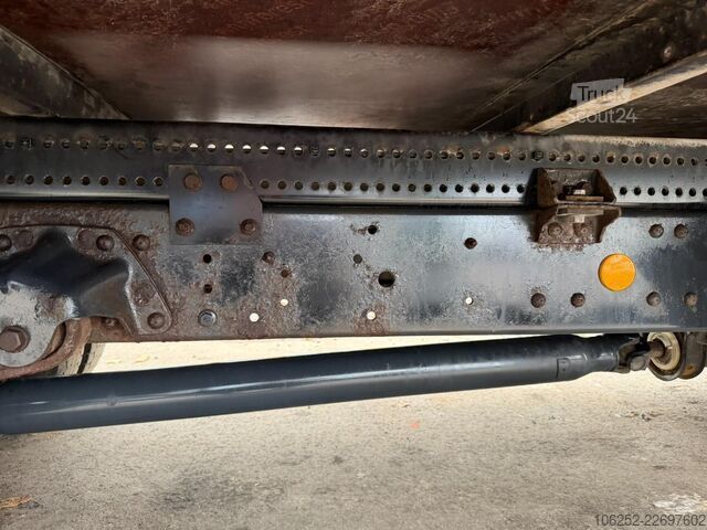 куфар Iveco EUROCARGO 80E18 CLOSED BOX 6m00 x 2m49 x 2m37 -...