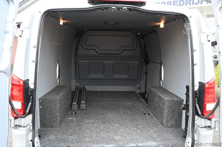 High-roof van Mercedes-Benz Vito 119 CDI Lang 19" AMG LED Leder Navi Trekhaak