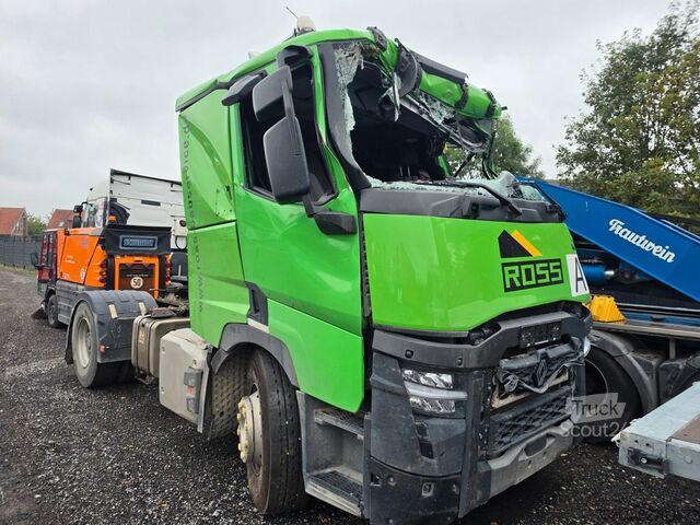 Vakio vetoauto RENAULT T 480