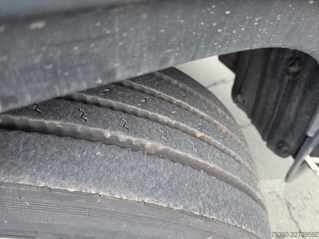Camion caisson IVECO 120 250