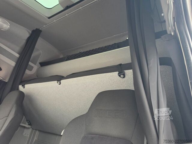 Camion caisson IVECO 120 250