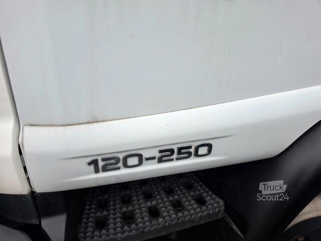 Camion caisson IVECO 120 250