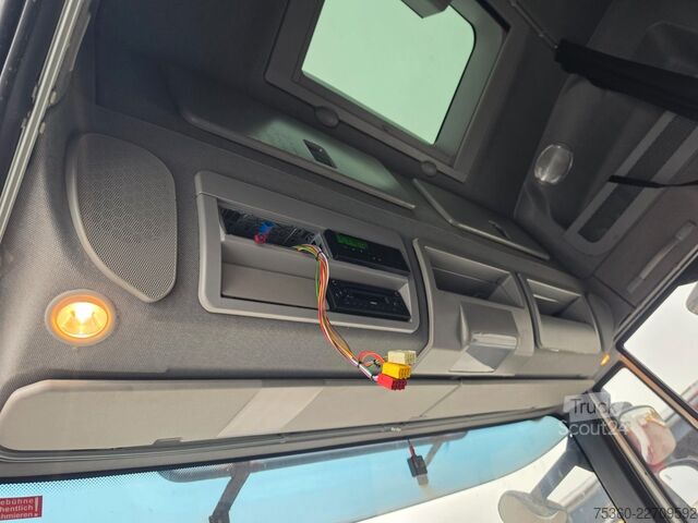 Camion caisson IVECO 120 250
