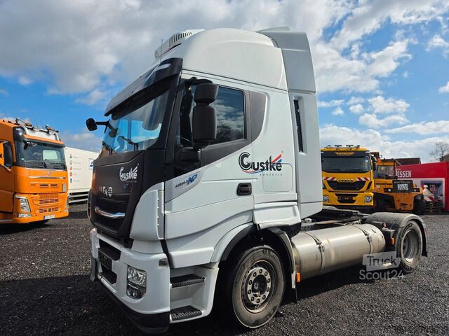 Standarta vilcējs IVECO 460 LNG running condition