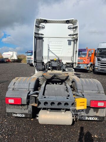 Standarta vilcējs IVECO 460 LNG running condition
