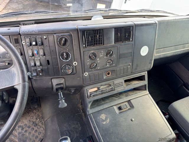 Tovornjak s kavljem za kontejnerje MAN STEYR 33S41 ABROLLCONTAINER+KRAN FASSI+CONTAINER