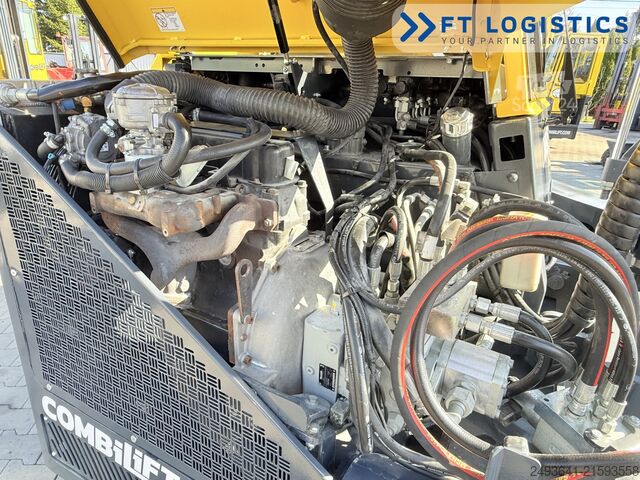 Empilhadeira multidirecional Combilift CB4500 GAS TRIPLEX 6400 FORK POSITIONER