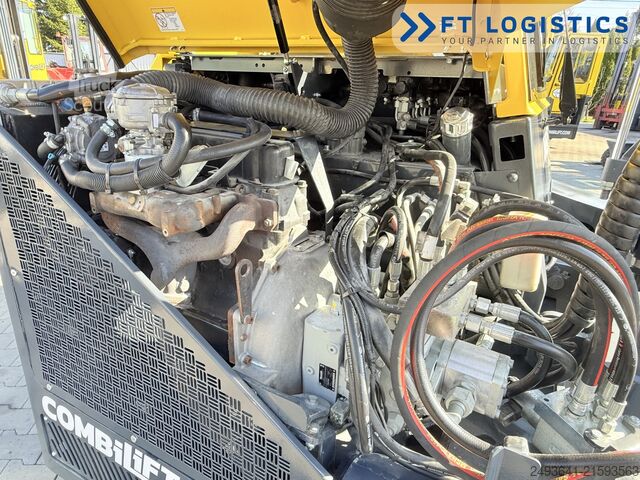 Empilhadeira multidirecional Combilift CB4500 GAS TRIPLEX 6400 FORK POSITIONER