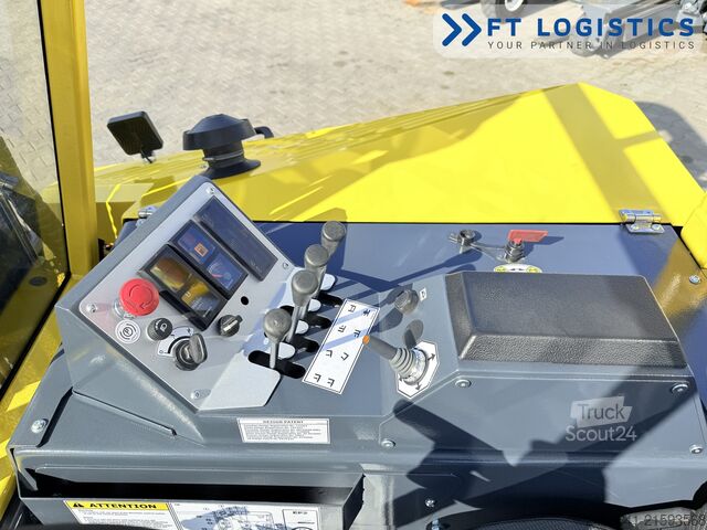 Empilhadeira multidirecional Combilift CB4500 GAS TRIPLEX 6400 FORK POSITIONER