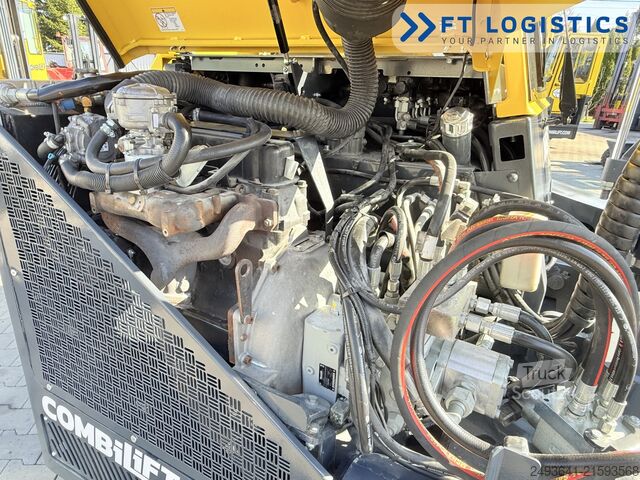 Empilhadeira multidirecional Combilift CB4500 GAS TRIPLEX 6400 FORK POSITIONER