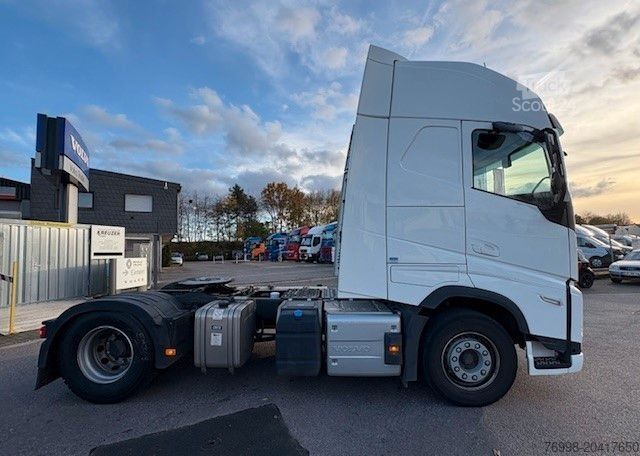 Tractor estándar VOLVO FH500 4x2T Schubbodenhydraulik