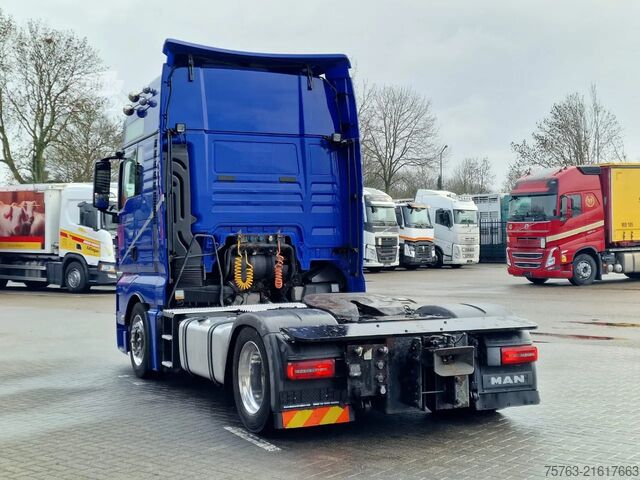 Volume-SZM MAN TGX 18.420 Low deck - Lifting 5th wheel - Retar...