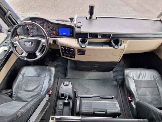 Volume-SZM MAN TGX 18.420 Low deck - Lifting 5th wheel - Retar...